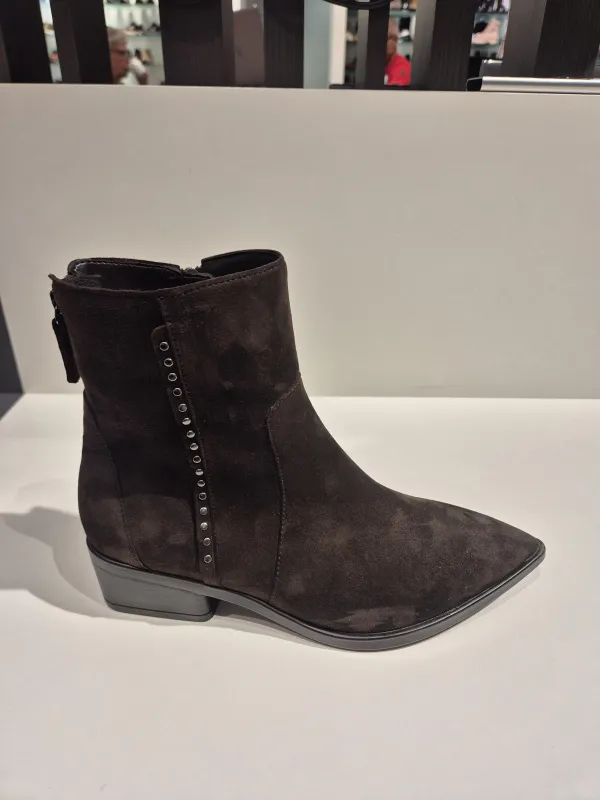 Bruin_velour_enkellaarsje_G