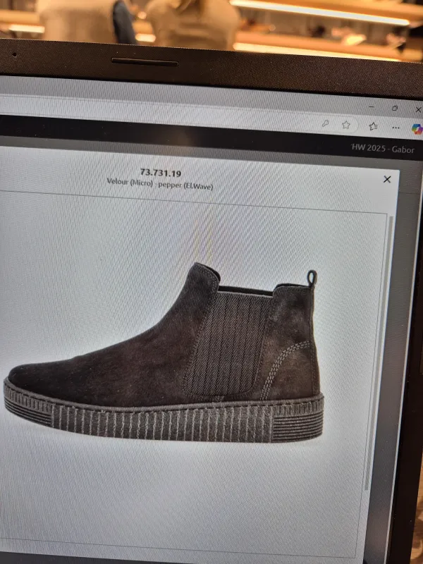 Grijs_velour_chelseaboot_