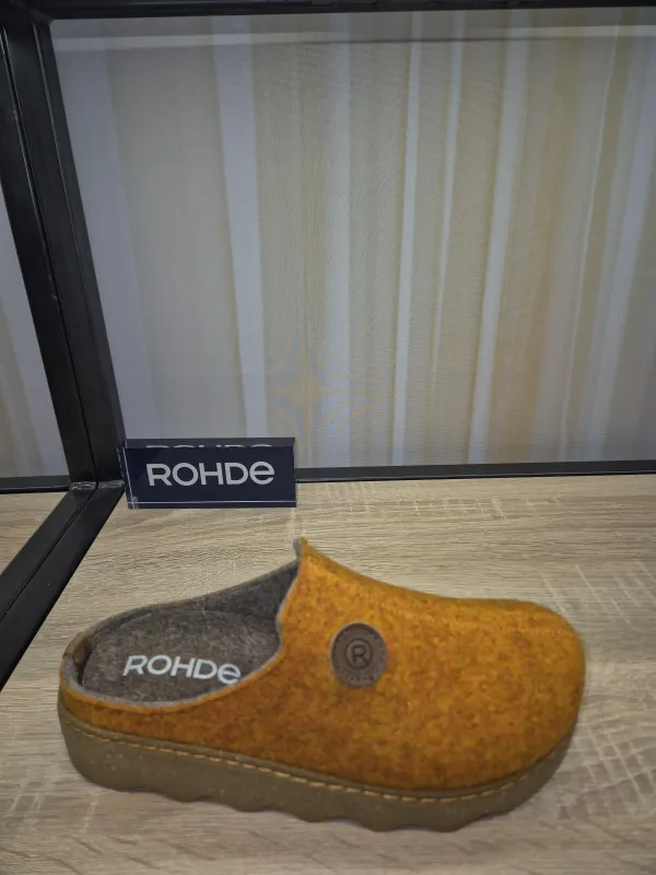 Saffron_Foggia_D_slipper