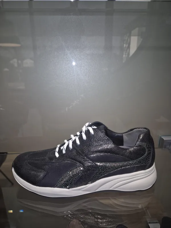 Zwart_sneaker_H_2