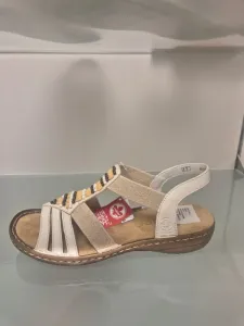 Beige_kraaltjes_sandaal