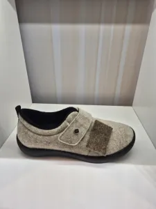 Beige_soft_vilt_pantoffel
