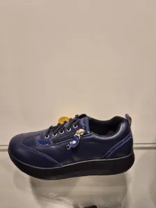 Dark_Blue_Laura_II