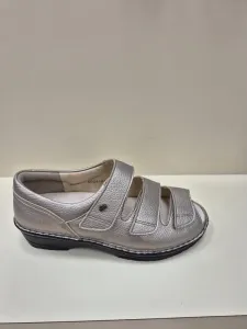 Goud_Finn_Sandaal_Ischia