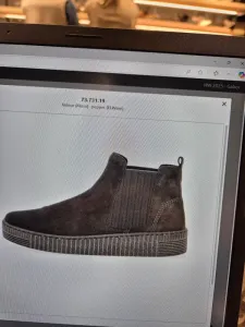 Grijs_velour_chelseaboot_