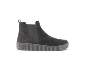 Grijs_velour_chelseaboot_F