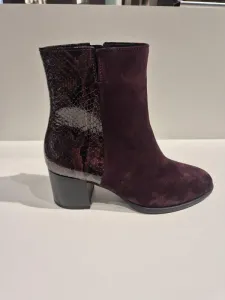 Mulberry_lack_velour_enkellaarsje_G