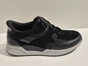Zwart_slip_in_sneaker_RS